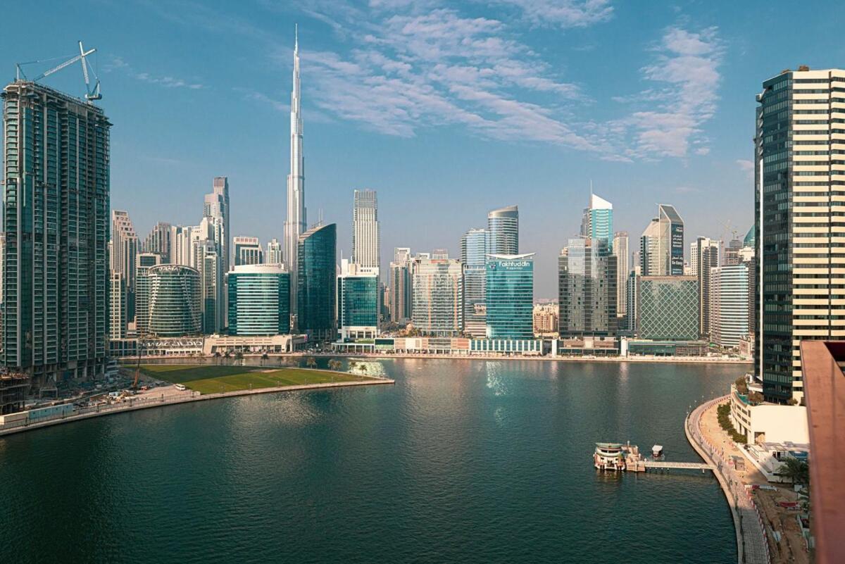 Panoramic! Burj Khalifa And Canal View! Dubai