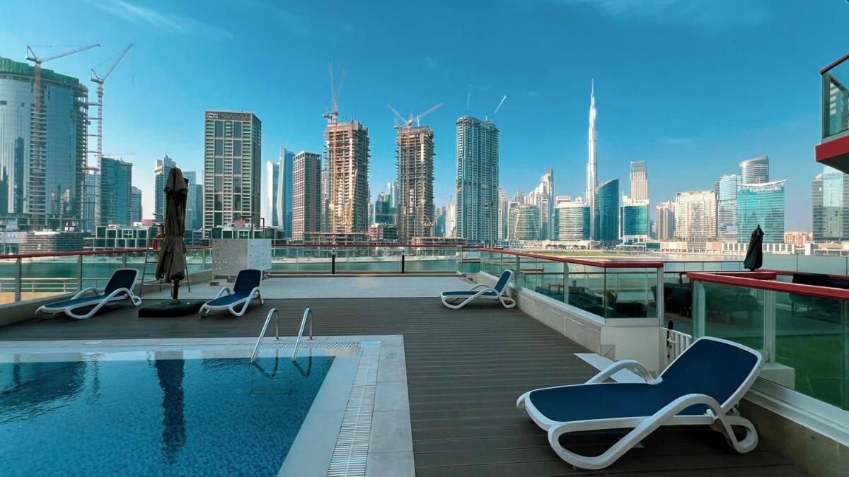 Panoramic! Burj Khalifa And Canal View! *