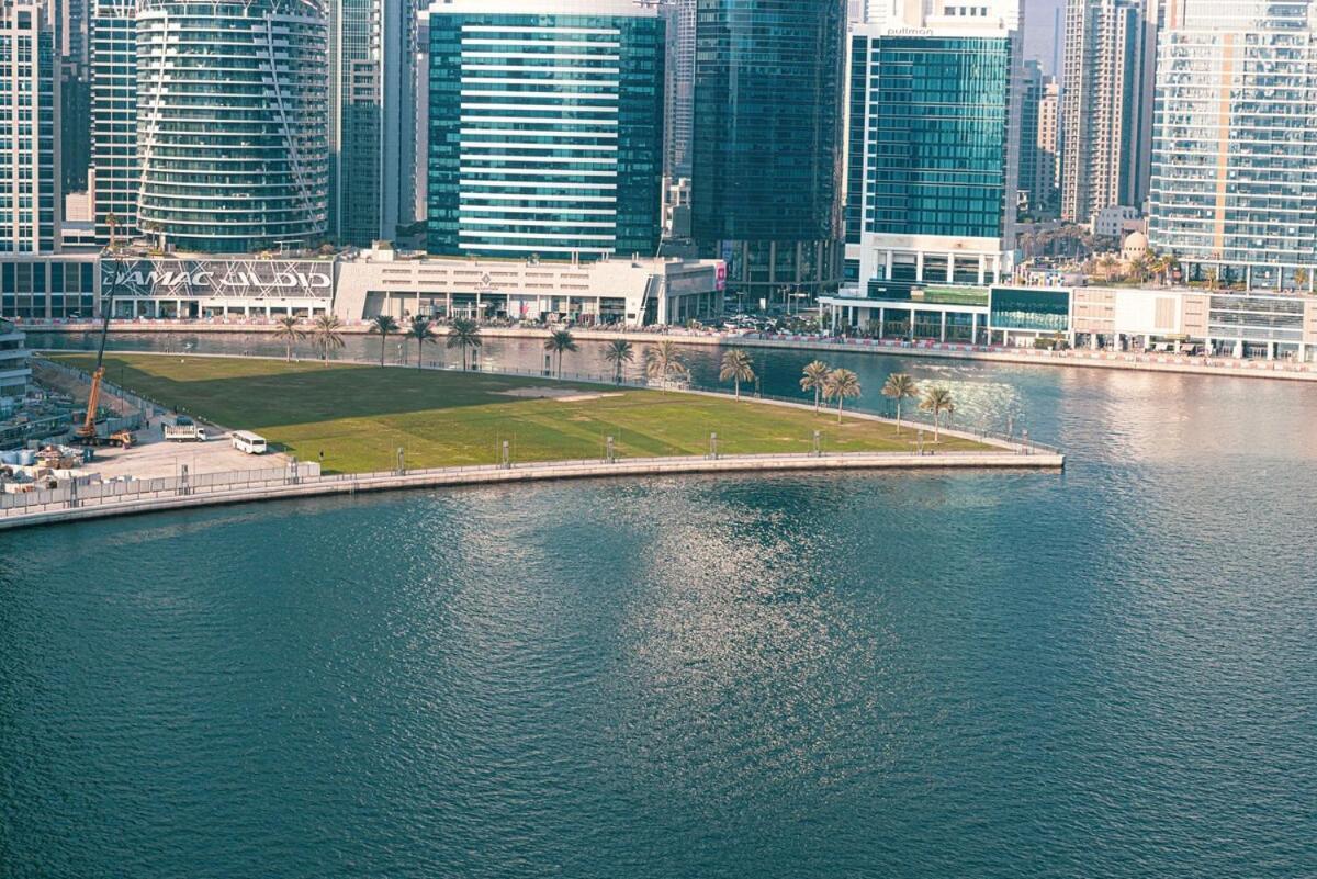 Panoramic! Burj Khalifa And Canal View!
