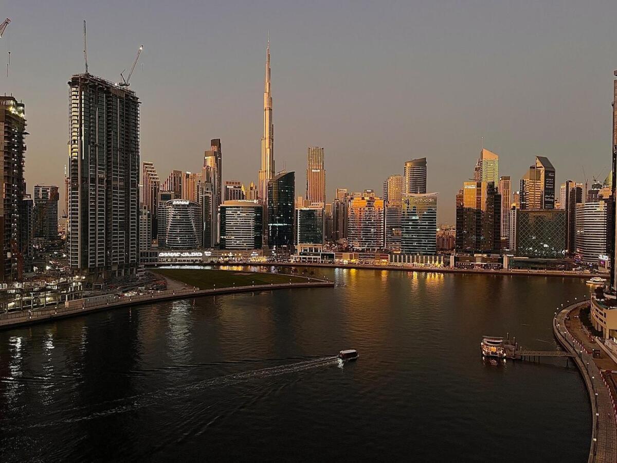 Panoramic! Burj Khalifa And Canal View! *