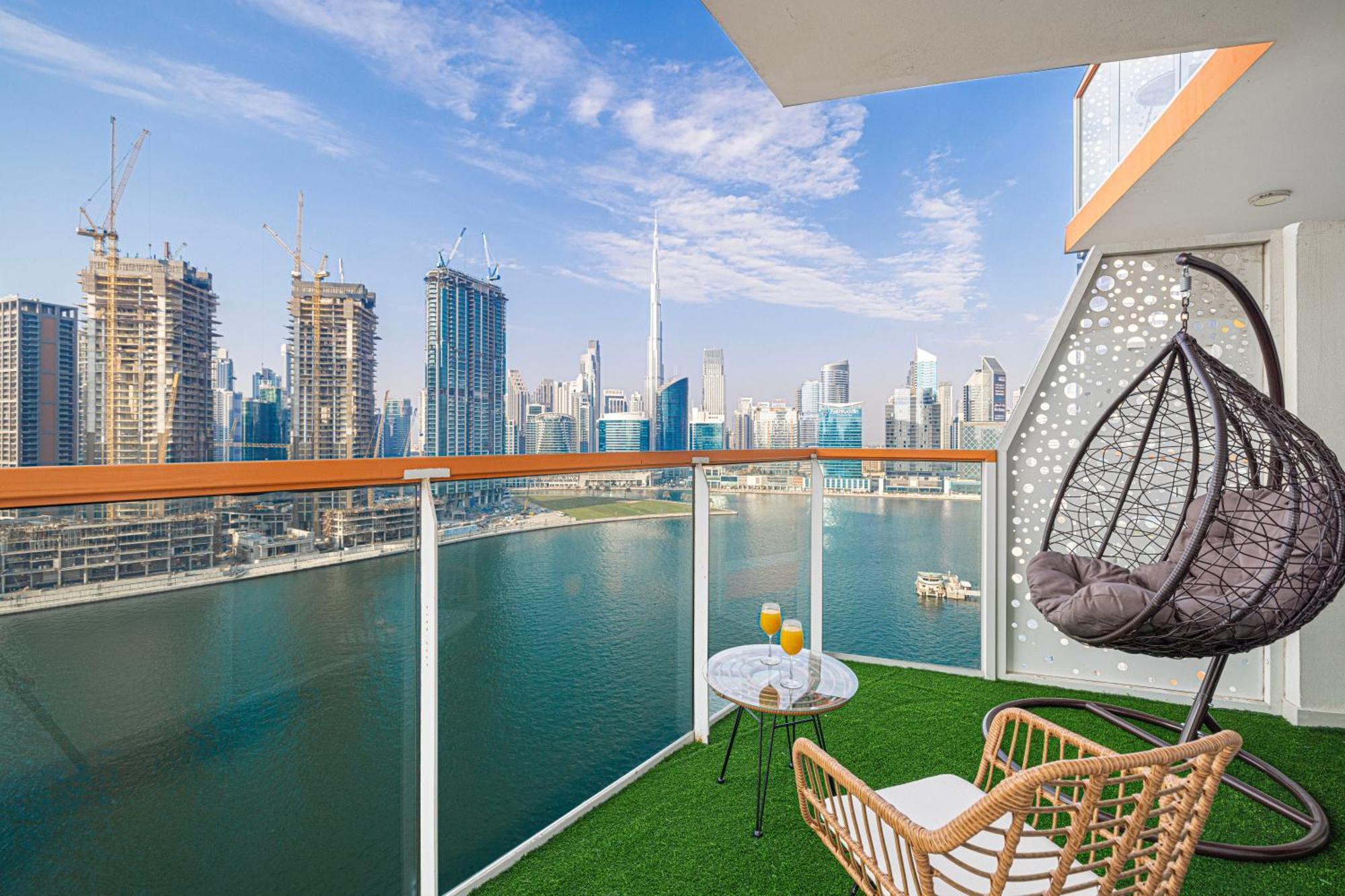 Panoramic! Burj Khalifa And Canal View! Apartment
